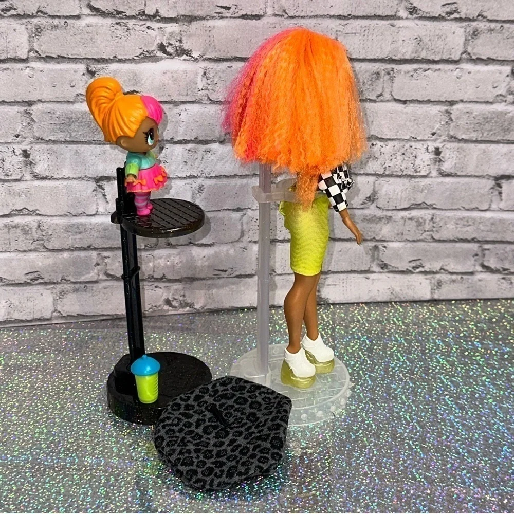 L.O.L. Surprise! LOL Surprise OMG NEONLICIOUS & CUTIE QT Dolls Bottle